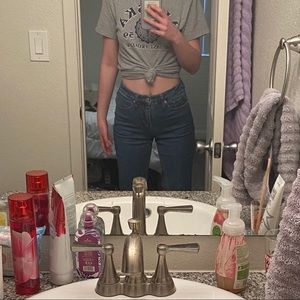 Cropped mom/boyfriend jeans